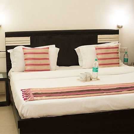 Aura Suites Gurgaon Exterior photo